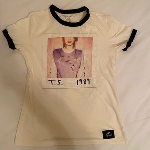 Taylor Swift 1989 World Tour Tee